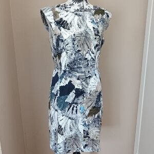 Sleeveless Leaf Print Dress